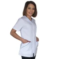 Bluza medyczna damska biała z krótkim rękawem na zamek - błękitne lamówki